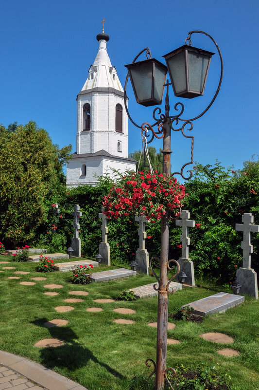 Монастырский некрополь - Татьяна Машошина