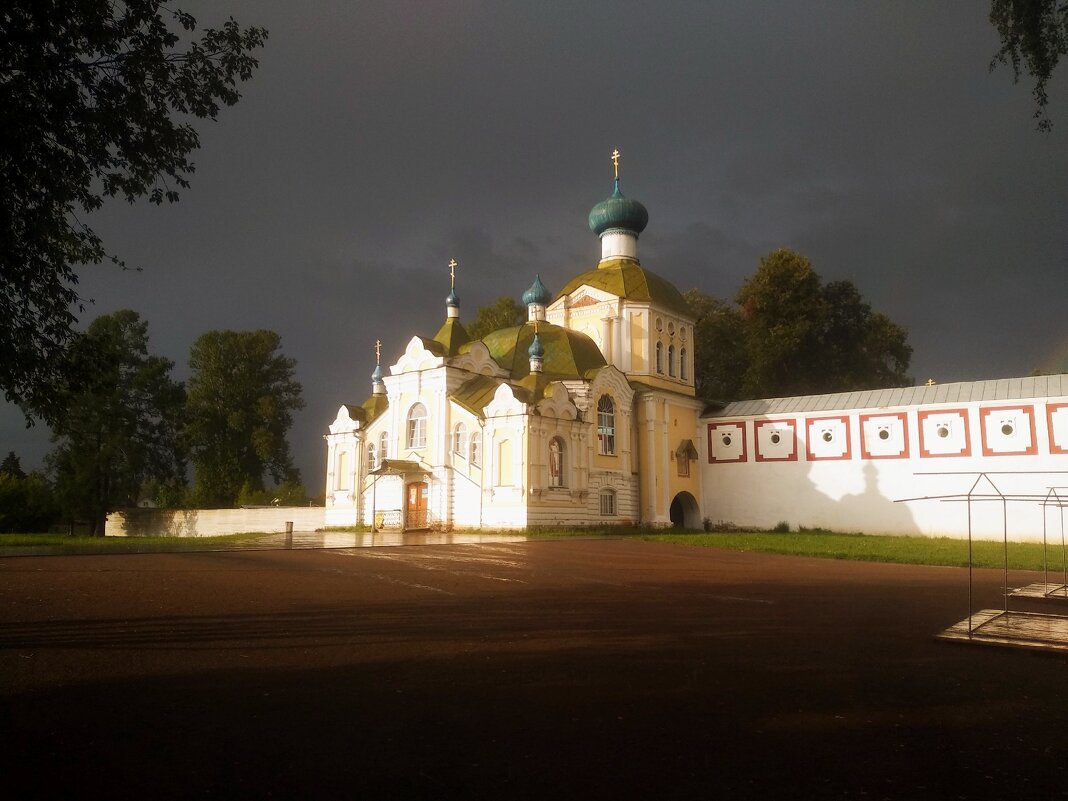 В дождливую погоду - Сергей Кочнев