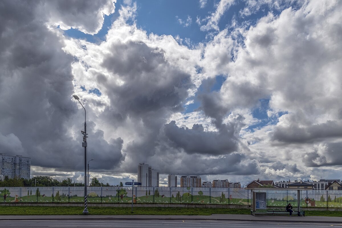Облачно в городе - Валерий Иванович