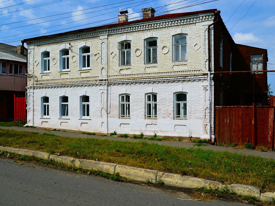 Алатырь. Дом по ул. Горького 20. - Пётр Чернега