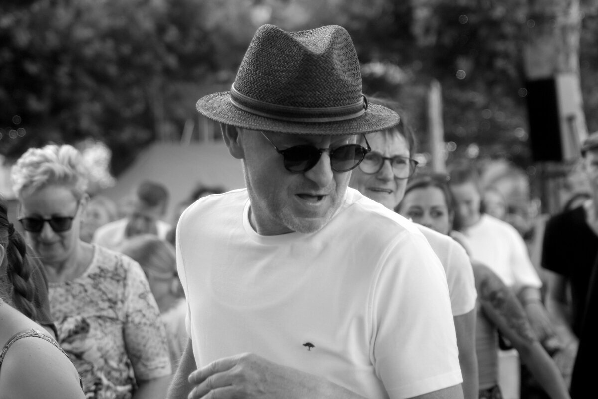 Танцуем - Юрий. Шмаков