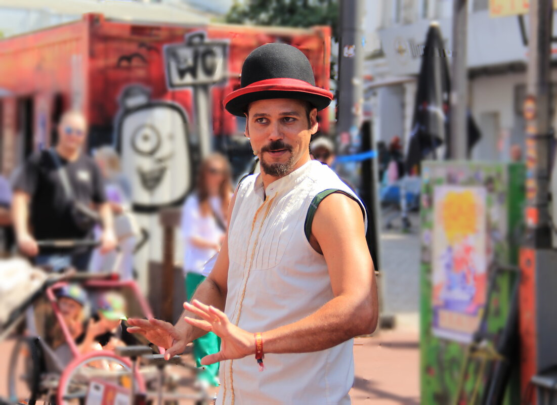 "А я вам сейчас покажу..." - Андрей K.