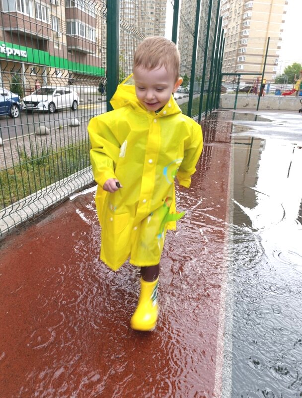 Человек уверенно шагает по стране - Татьяна Р 