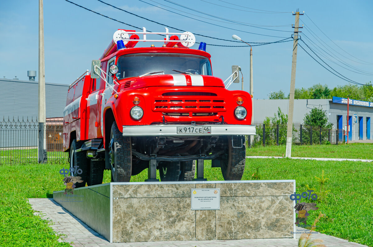 памятник пожарному ретро-автомобилю ЗИЛ-130. город Курск - Руслан Васьков памятник пожарному ретро-автомобилю ЗИЛ-130. город Курск - Руслан Васьков