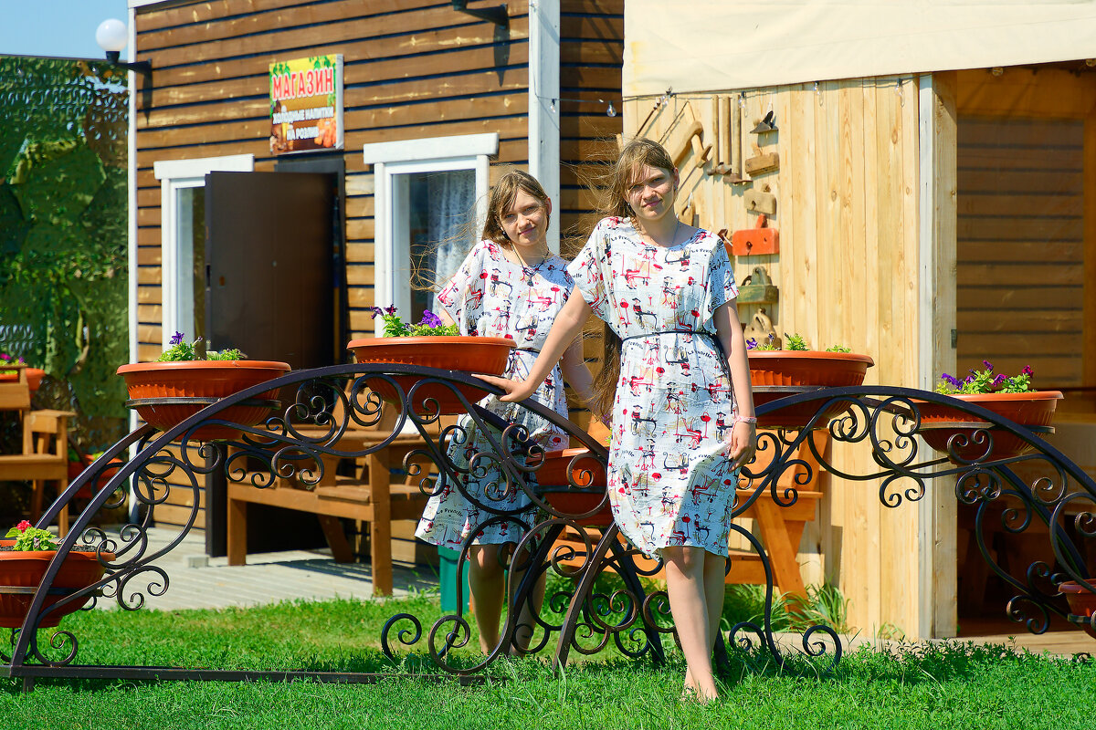 В дни школьных каникул - Дмитрий Конев