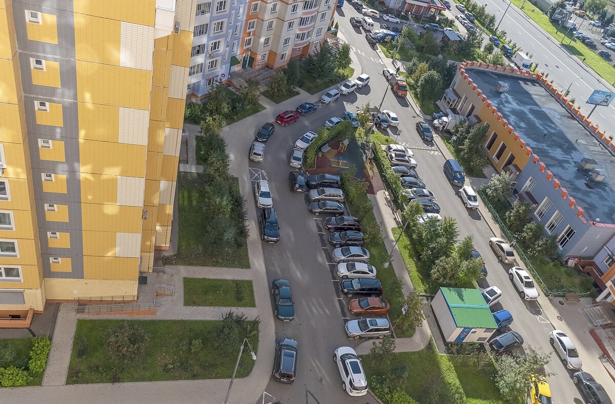 И где тут детям гулять - Валерий Иванович