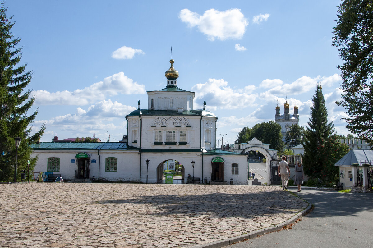 Свято-Николаевский мужской монастырь. Святые ворота - Gen 
