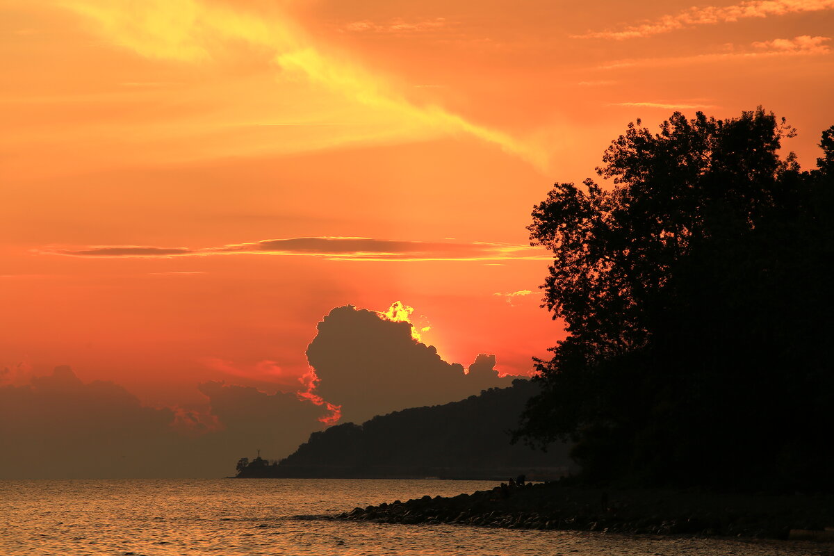 В конце жаркого дня - Валерий 