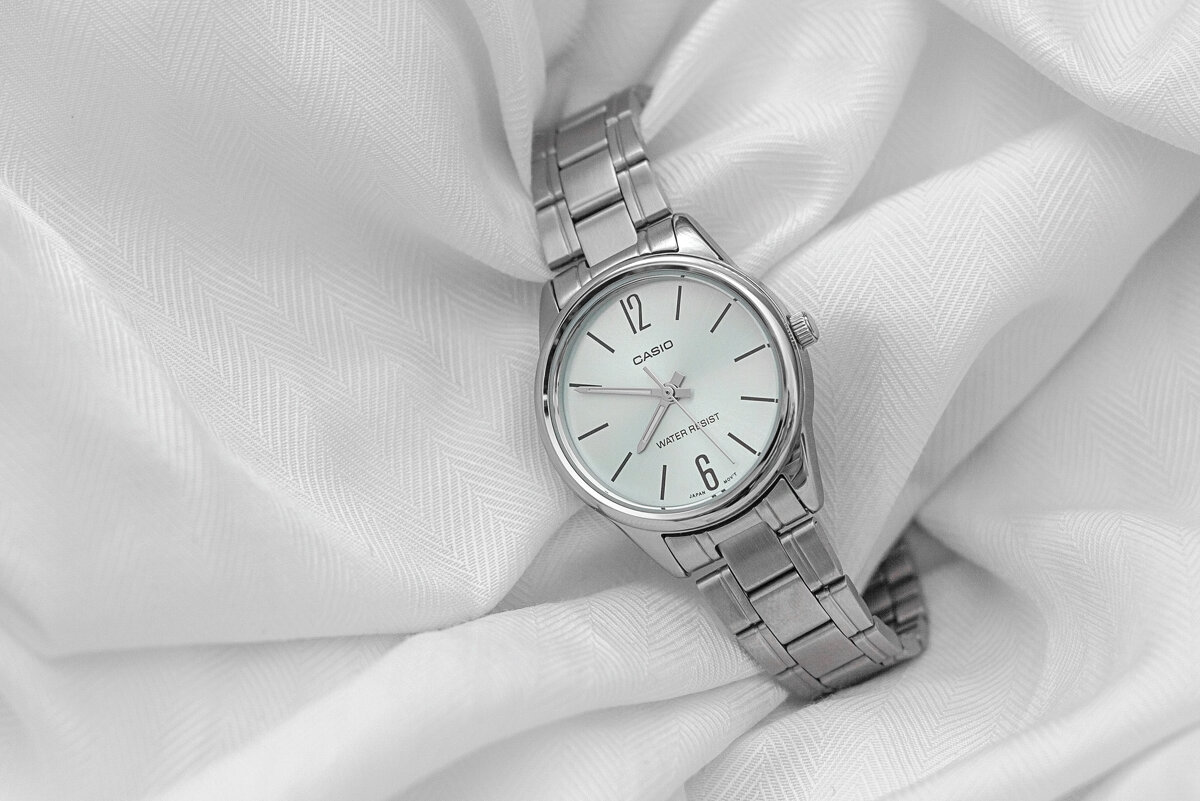 * - Валерий Елистратов