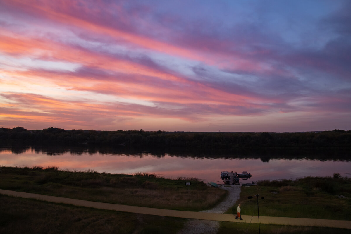 На закатеу реки - Светлана Карнаух