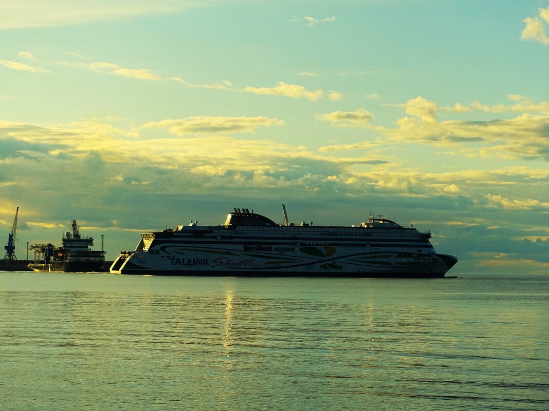 Паром выходит в море - Aida10 Паром выходит в море - Aida10