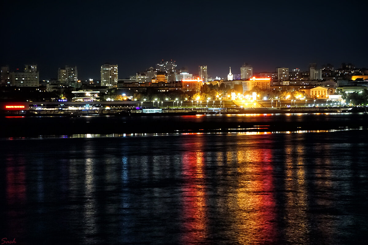 Вечерний Волгоград с другого берега Волги - Alex Sash