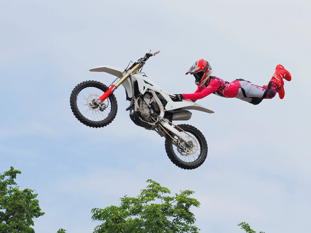 Вдогонку за двухколёсным. - Евгений Седов Вдогонку за двухколёсным. - Евгений Седов