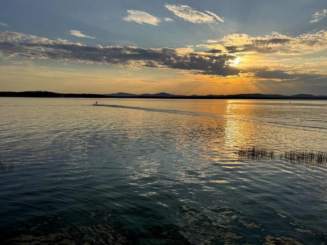 Лучи за горизонтом. - Сергей Адигамов