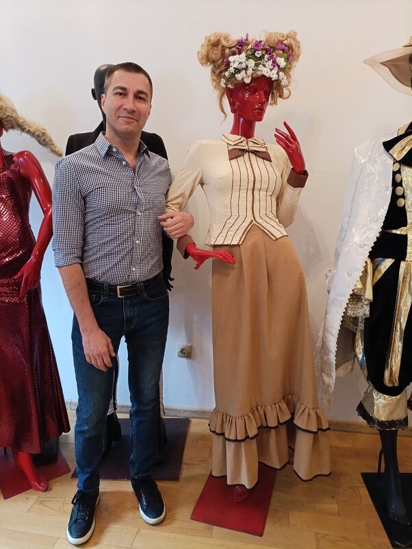 Может, эту выбрать? - Людмила Жданова