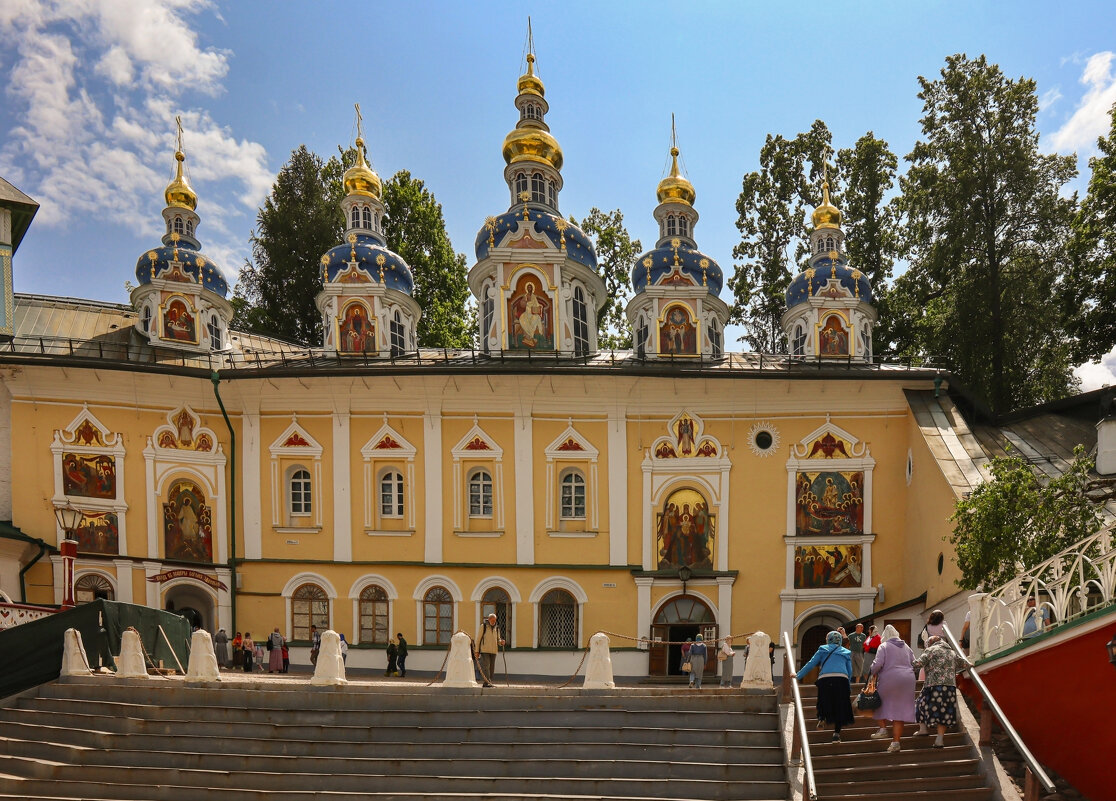 Псково-Печорский монастырь - skijumper Иванов