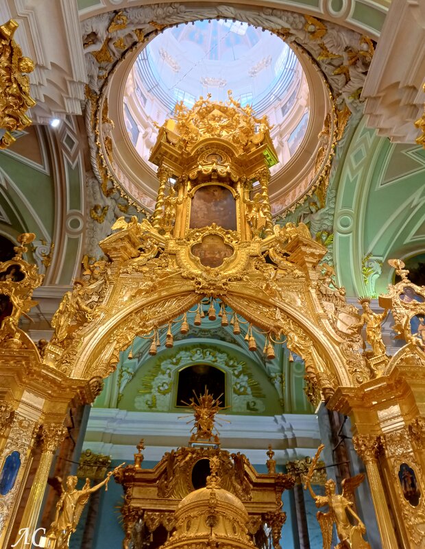 Купол собора Петра и Павла в Петропавловском соборе - Любовь Сахарова Купол собора Петра и Павла в Петропавловском соборе - Любовь Сахарова