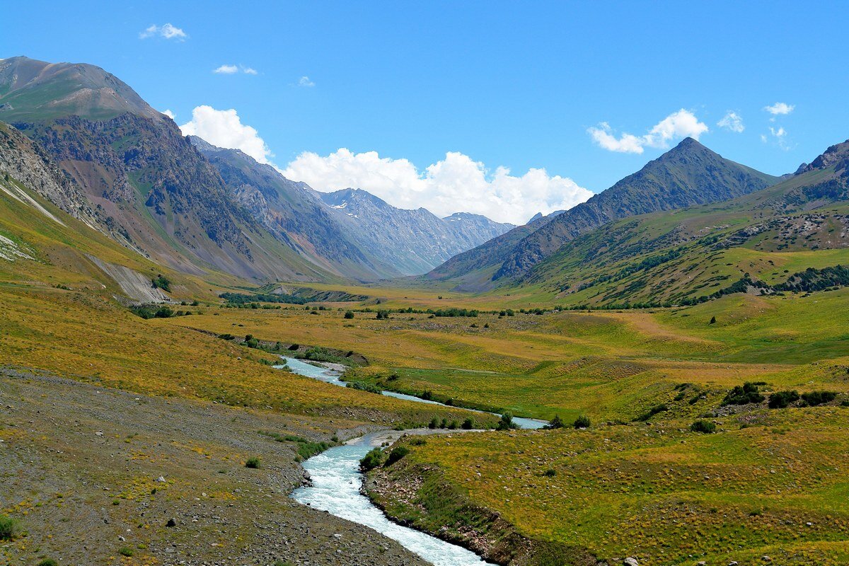 ДОЛИНА ОЙГАИНГА. - Виктор Осипчук ДОЛИНА ОЙГАИНГА. - Виктор Осипчук