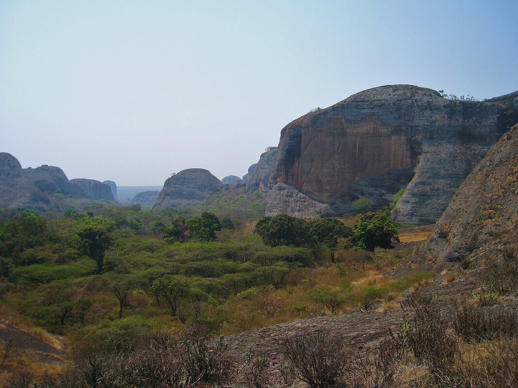 Живописные скалы Чёрные камни Пунго-Андонго, Ангола. - unix (Илья Утропов)