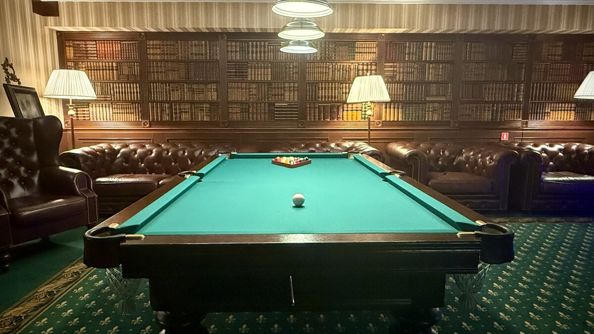 « Бильярдная» - Арина Невская « Бильярдная» - Арина Невская