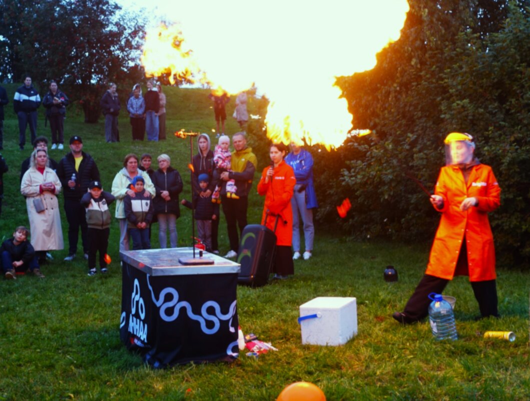 Шоу огня на Дне рождения Ласнамяэ и к началу учебного года - Aida10 