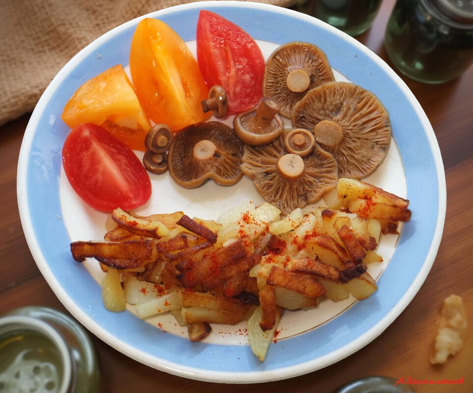 А мы картошечку, да с грибочками!  :-) - Андрей Заломленков