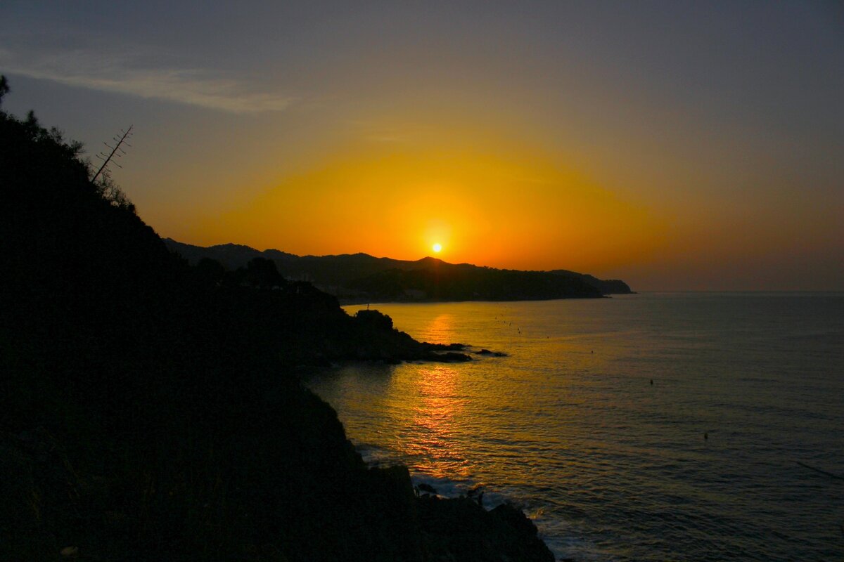 Рассвет в Каталонии - Юрий. Шмаков Рассвет в Каталонии - Юрий. Шмаков