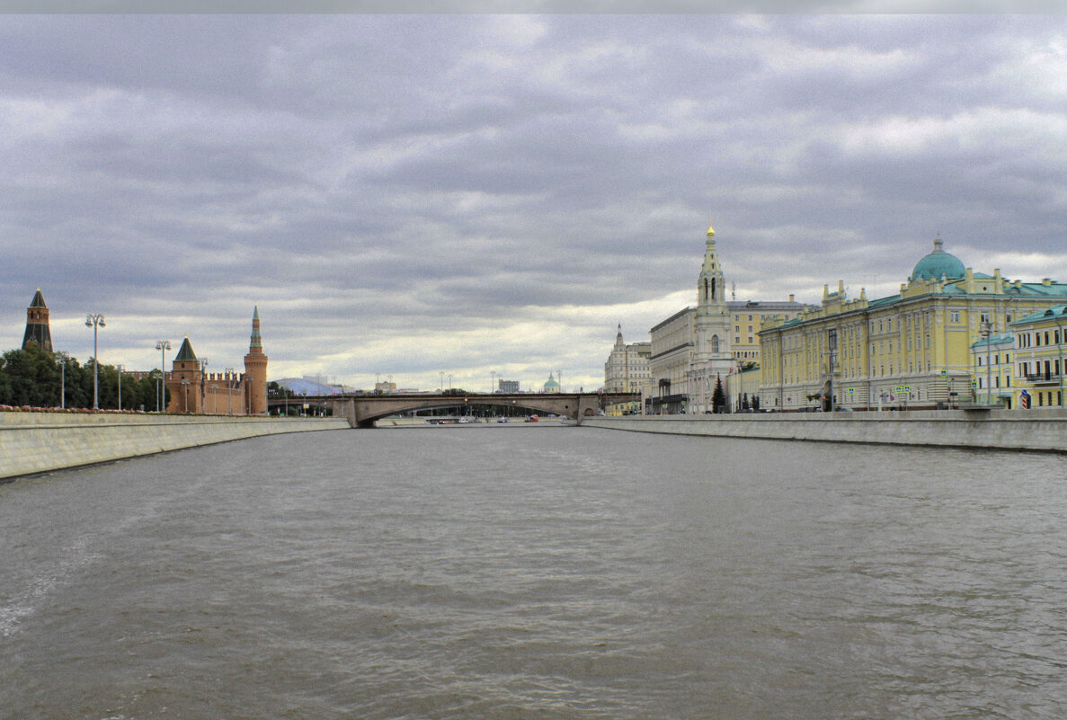 "Такая разная Москва.." - Арина Невская "Такая разная Москва.." - Арина Невская
