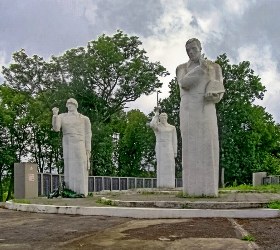 Братская могила - Сергей Карачин