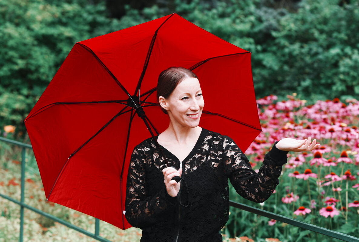 С КРАСНЫМ ЗОНТОМ - ura Зелев