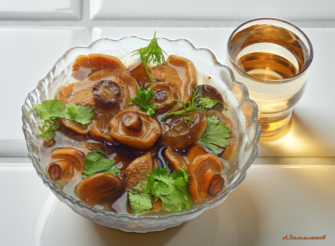 Ну, за нефтяников и грибочки!  :-) - Андрей Заломленков