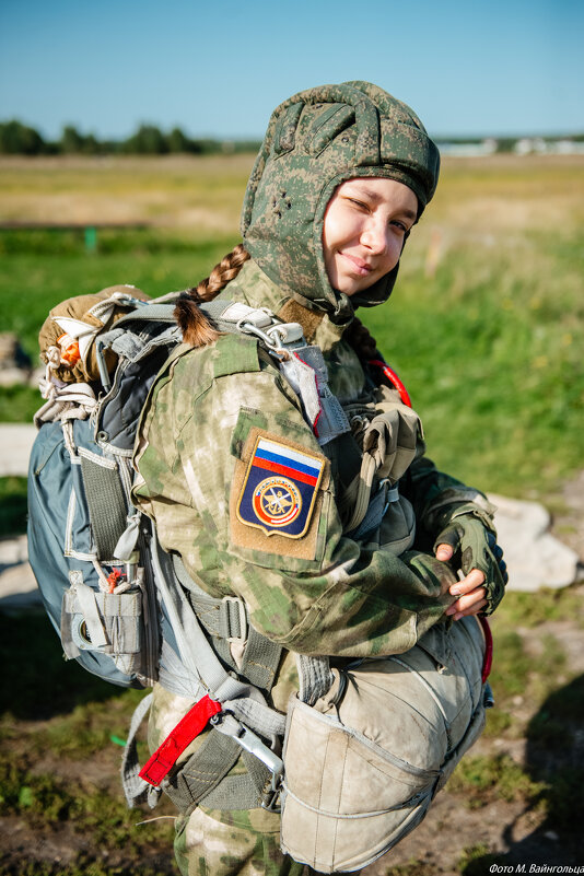 Парашютистка Полинка - Михаил 