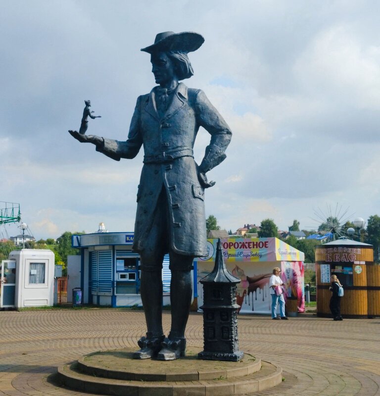 Гулливер в детском парке в Орше. - Галина Бобкина