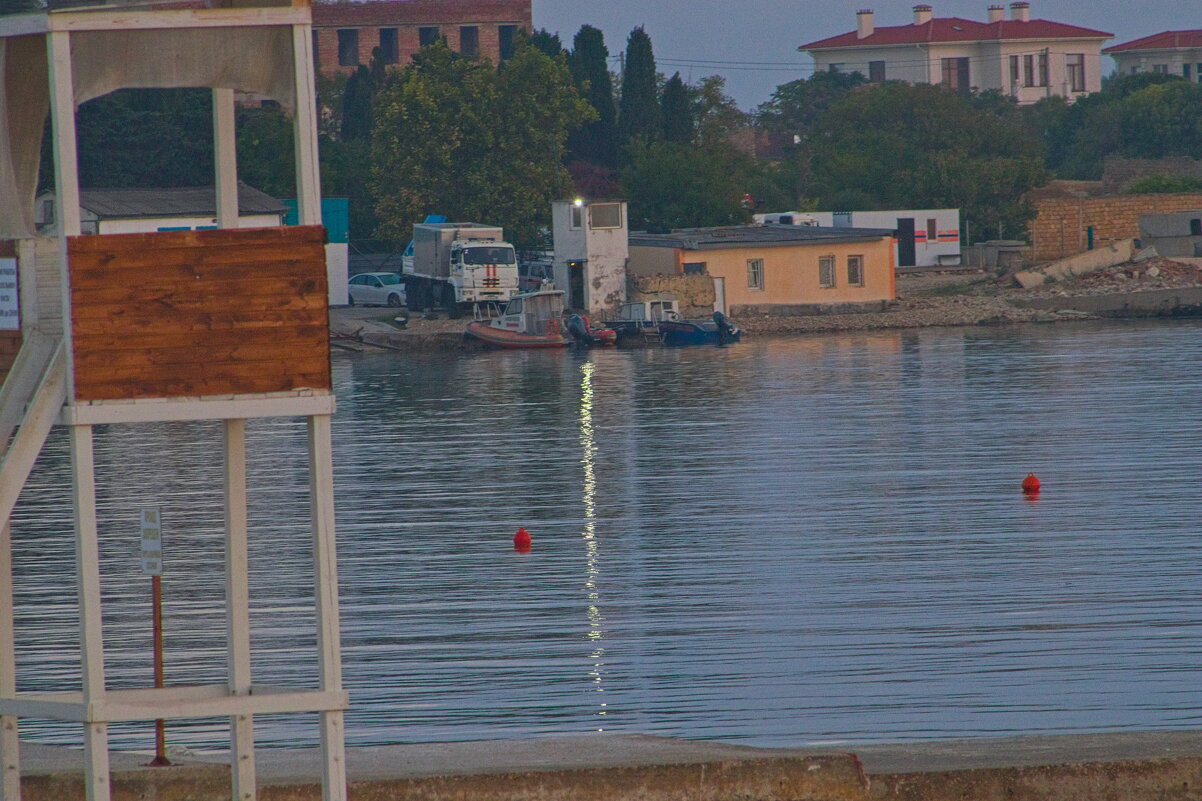 Пляж ,Спасатели - Giant Tao /