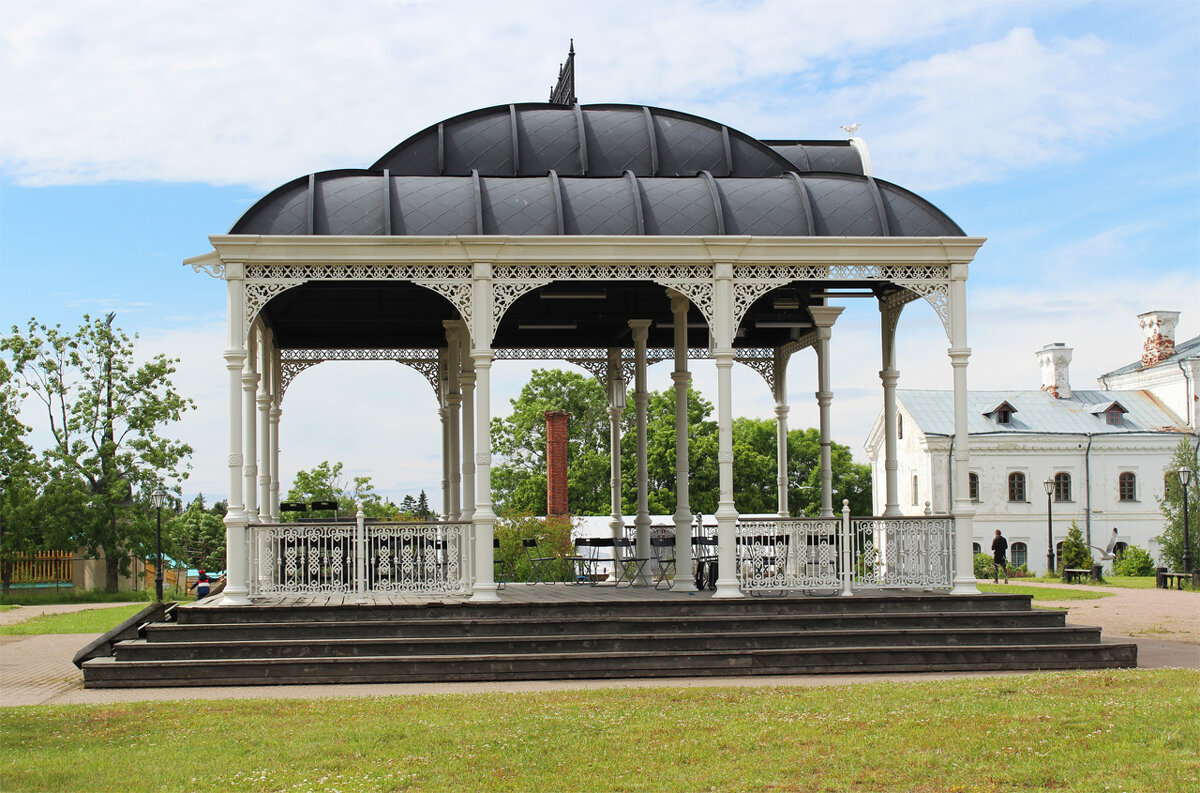 Остров Валаам. Беседка на центральной усадьбе. - Любовь ***