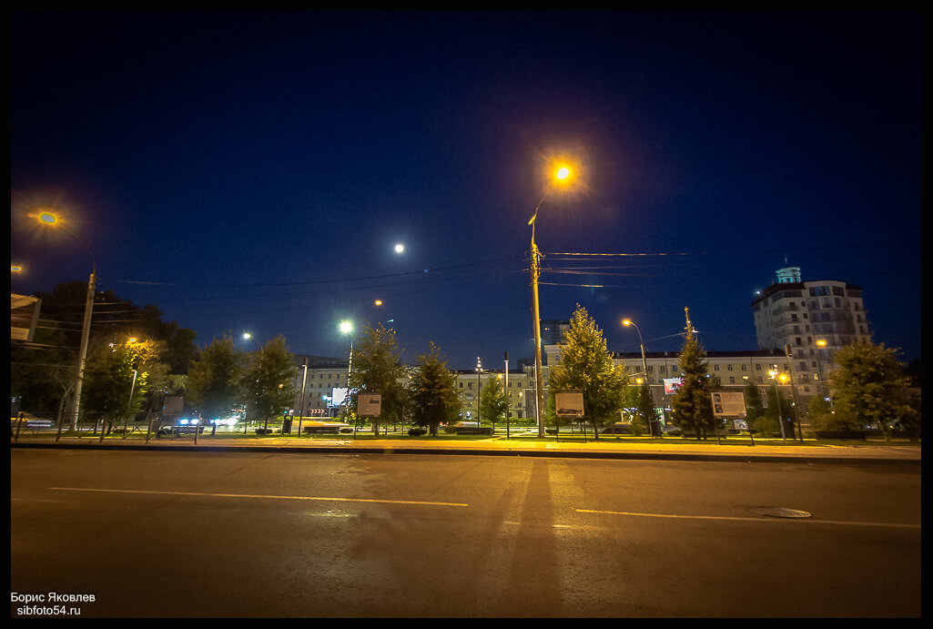 Ночь, луна и фонари. - Борис Яковлев