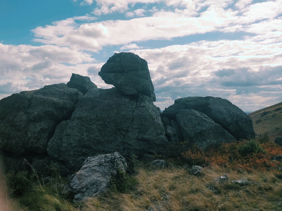 Гранитный мячик - Андрей Хлопонин