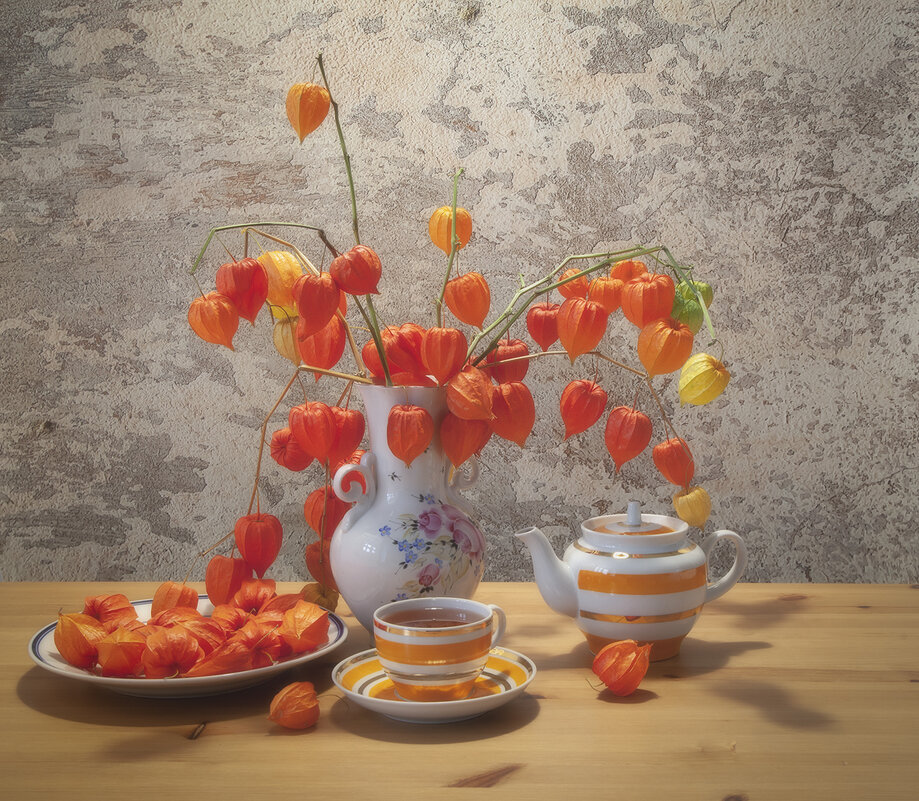 Натюрморт с физалисом. - Лилия *