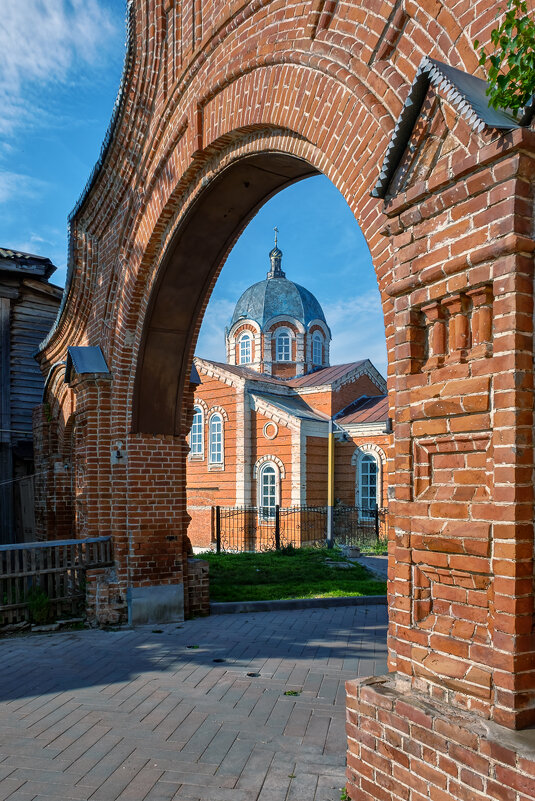 Бирск. Пожарная арка - Сергей Шатохин 