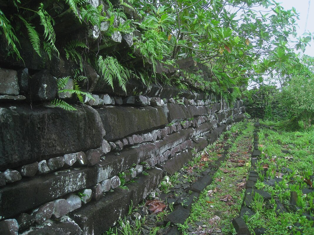 Стена древнего города Нан-Мадол, Микронезия. - unix (Илья Утропов)