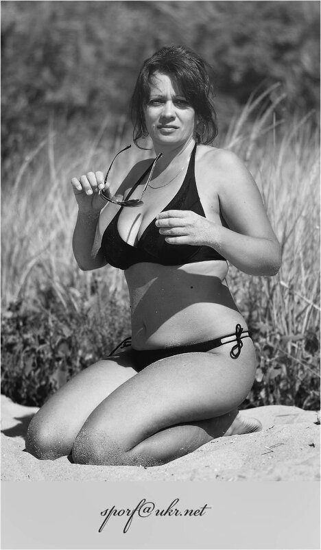 Оксана на пляже - Сергей Порфирьев