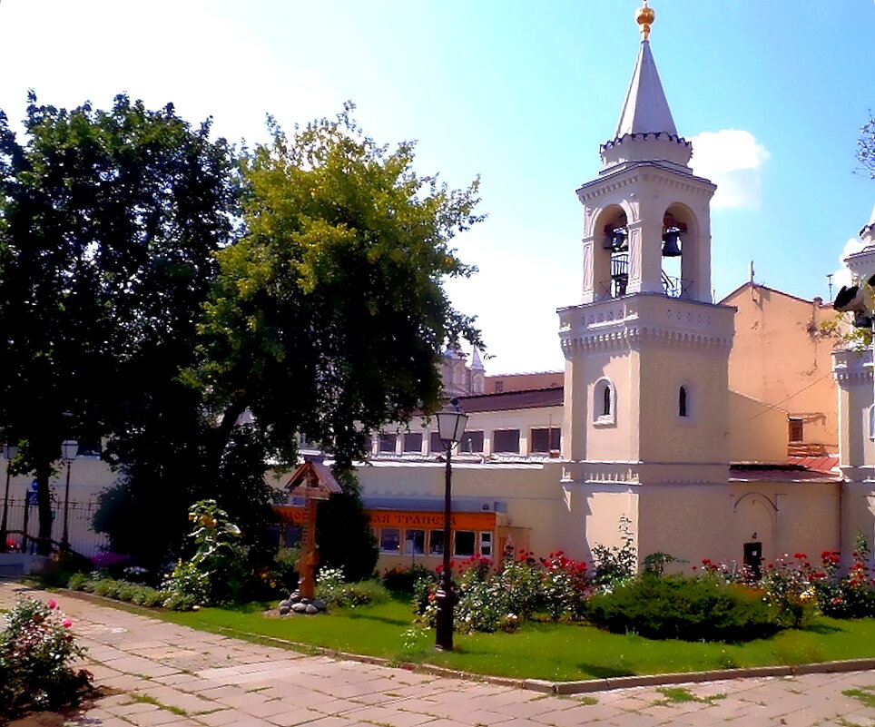 Прогулка по Москве.  У стен Иоанно Предтеченского монастыря. - Ольга Довженко