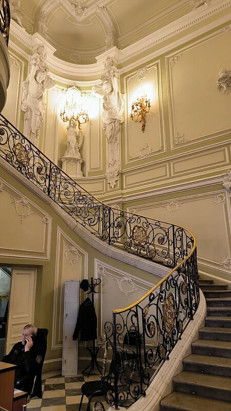 Во дворце Белосельских+Белозерских. - Ольга 