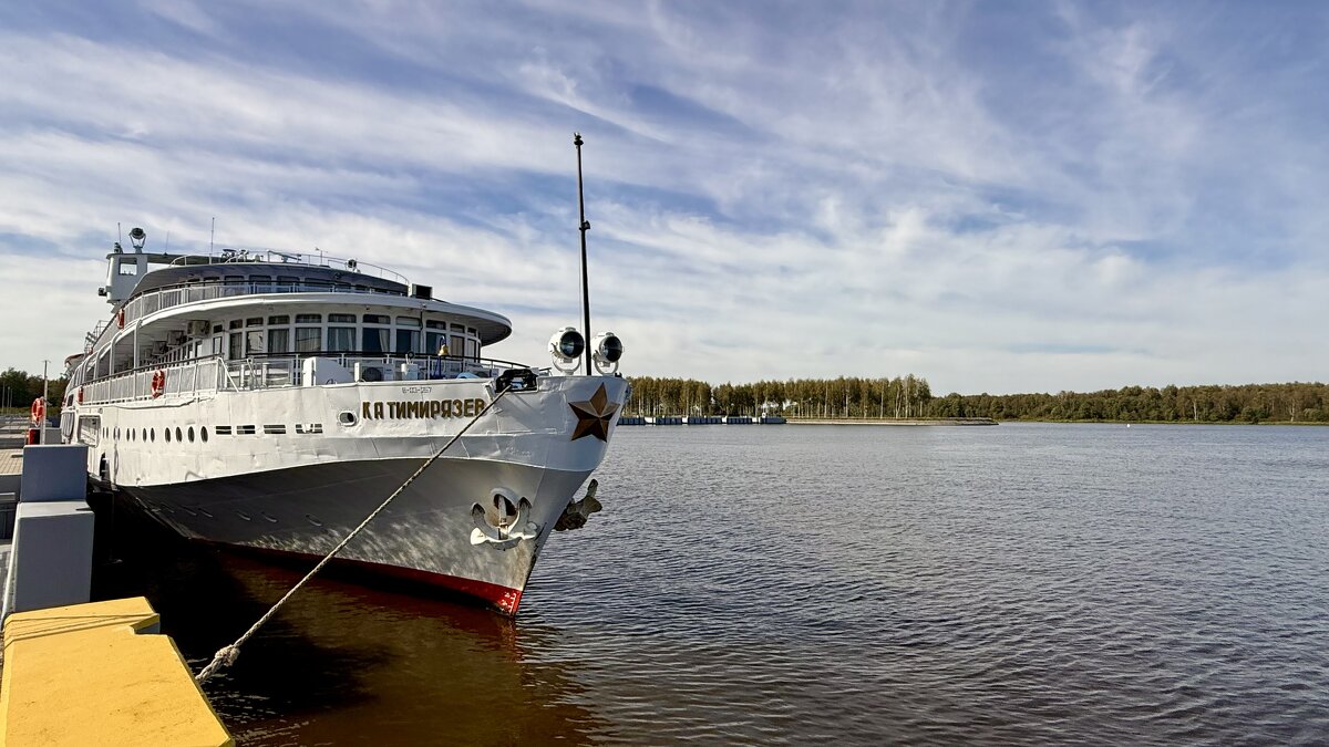 «Расскажите мне о море, корабли..!» - Арина Невская «Расскажите мне о море, корабли..!» - Арина Невская