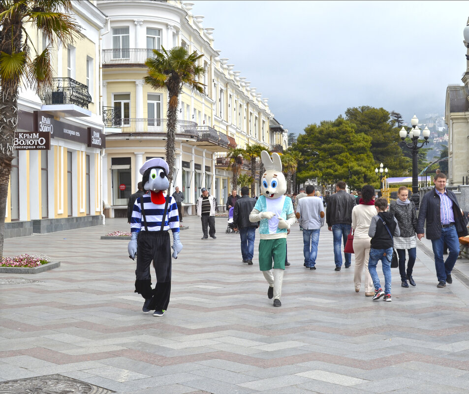 на набережной Ялты - Ольга 