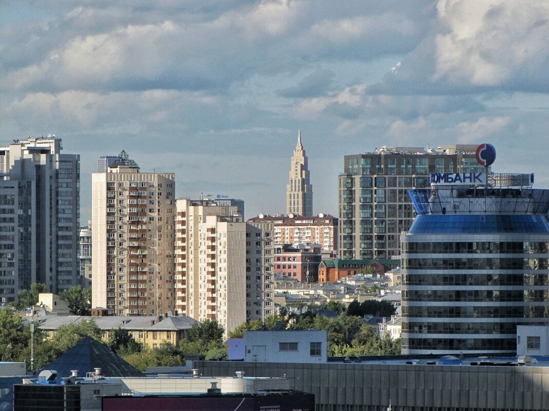 Разноэтажная столица - Сергей Б. Разноэтажная столица - Сергей Б.