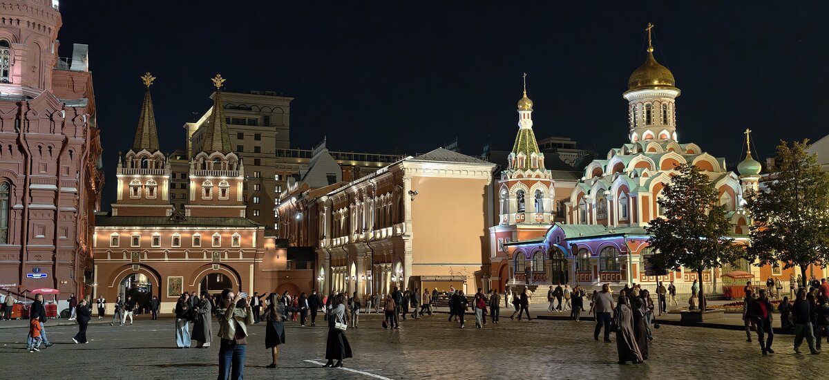 Воскресенские ворота и Казанская церковь - <<< Наташа >>> Воскресенские ворота и Казанская церковь - <<< Наташа >>>