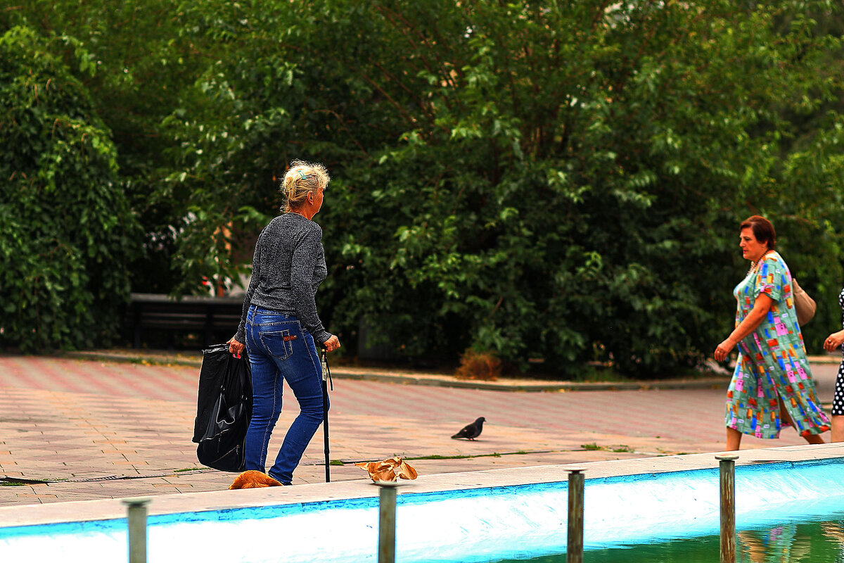 Идет вправо - Юрий Гайворонскiий