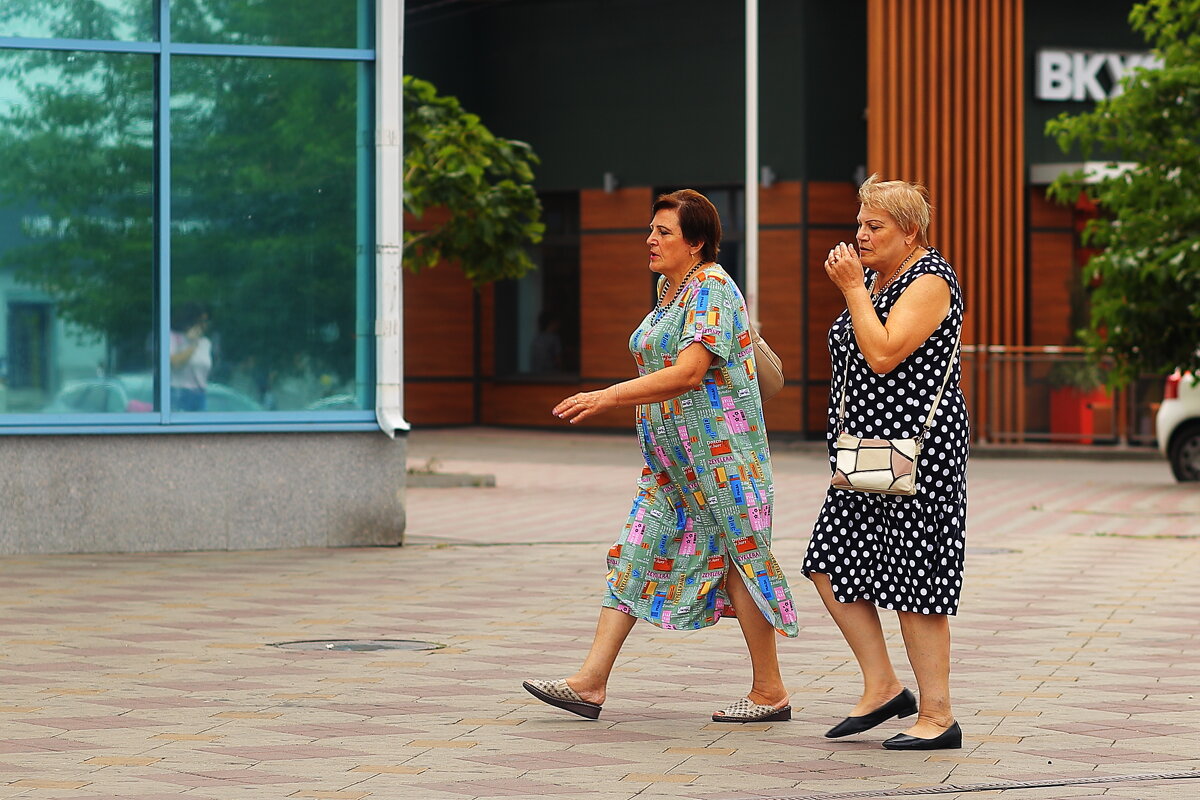 Они идут влево - Юрий Гайворонскiий Они идут влево - Юрий Гайворонскiий