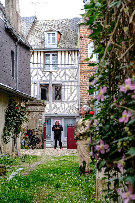 Переулок в городке Бернэ - Георгий А